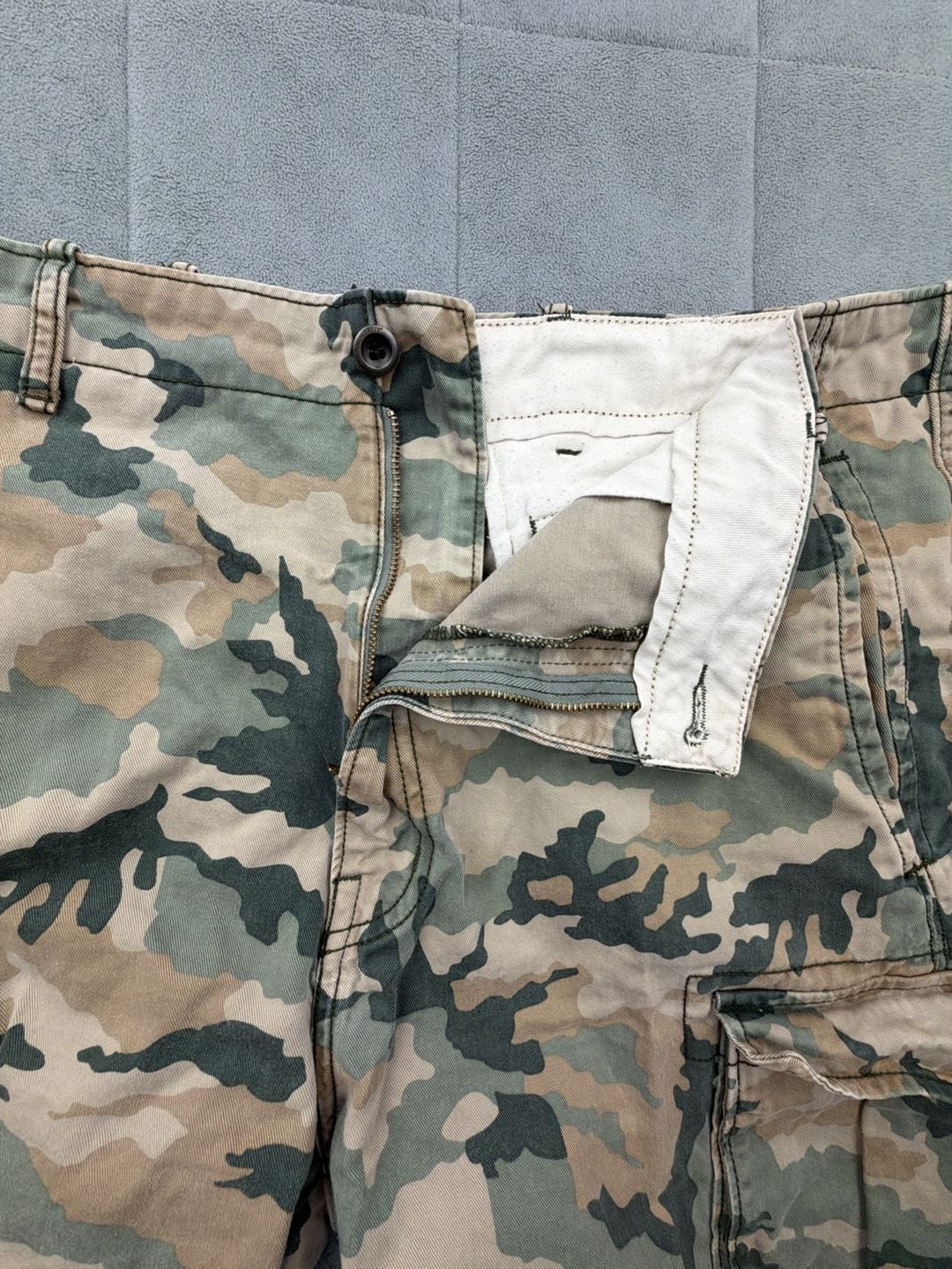 Levi's Camouflage Cargo Shorts Size 38 Multi Cotton 8