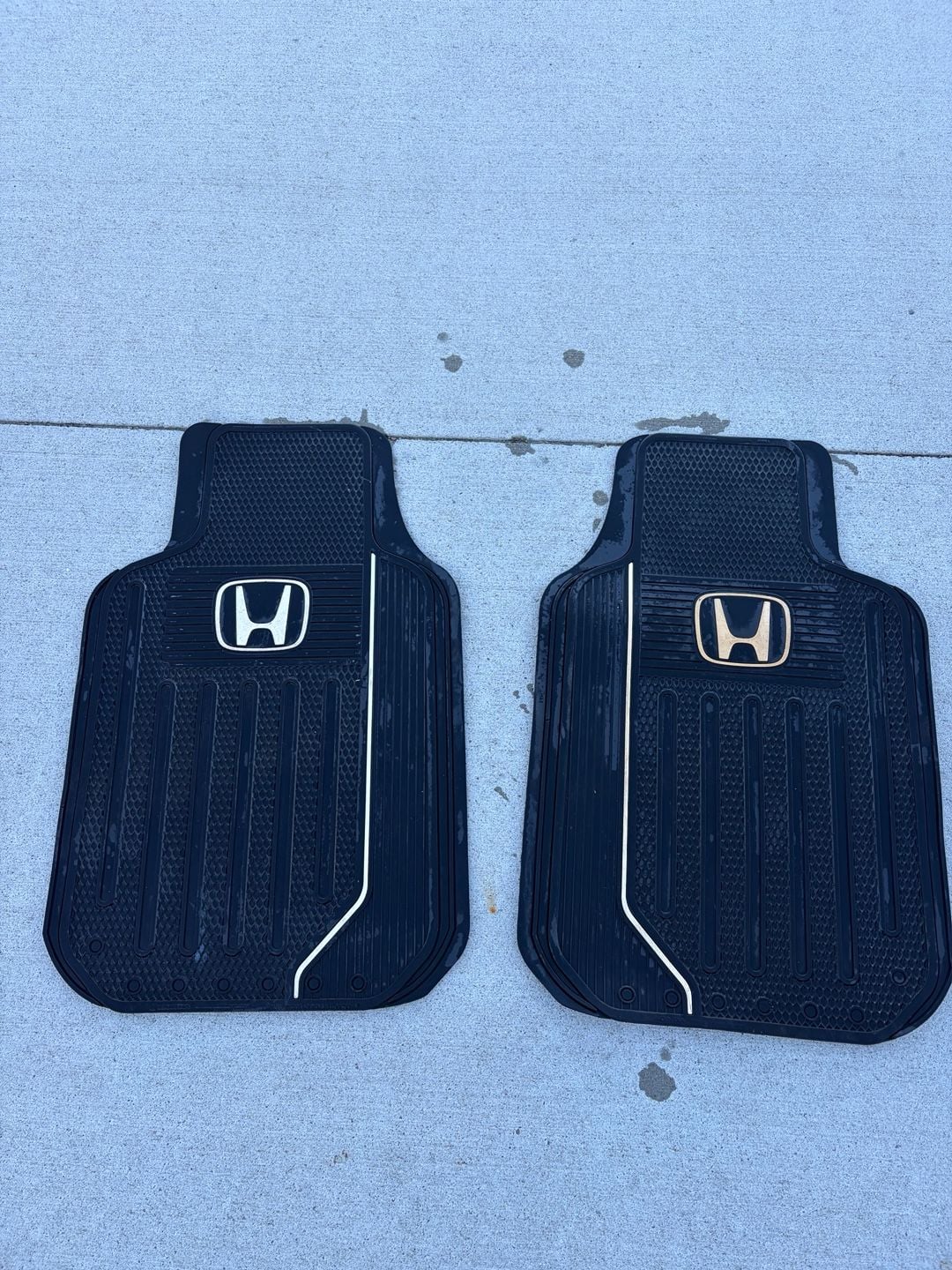 Honda Elite Floor Mats Rubber Black 2-Piece Set 1