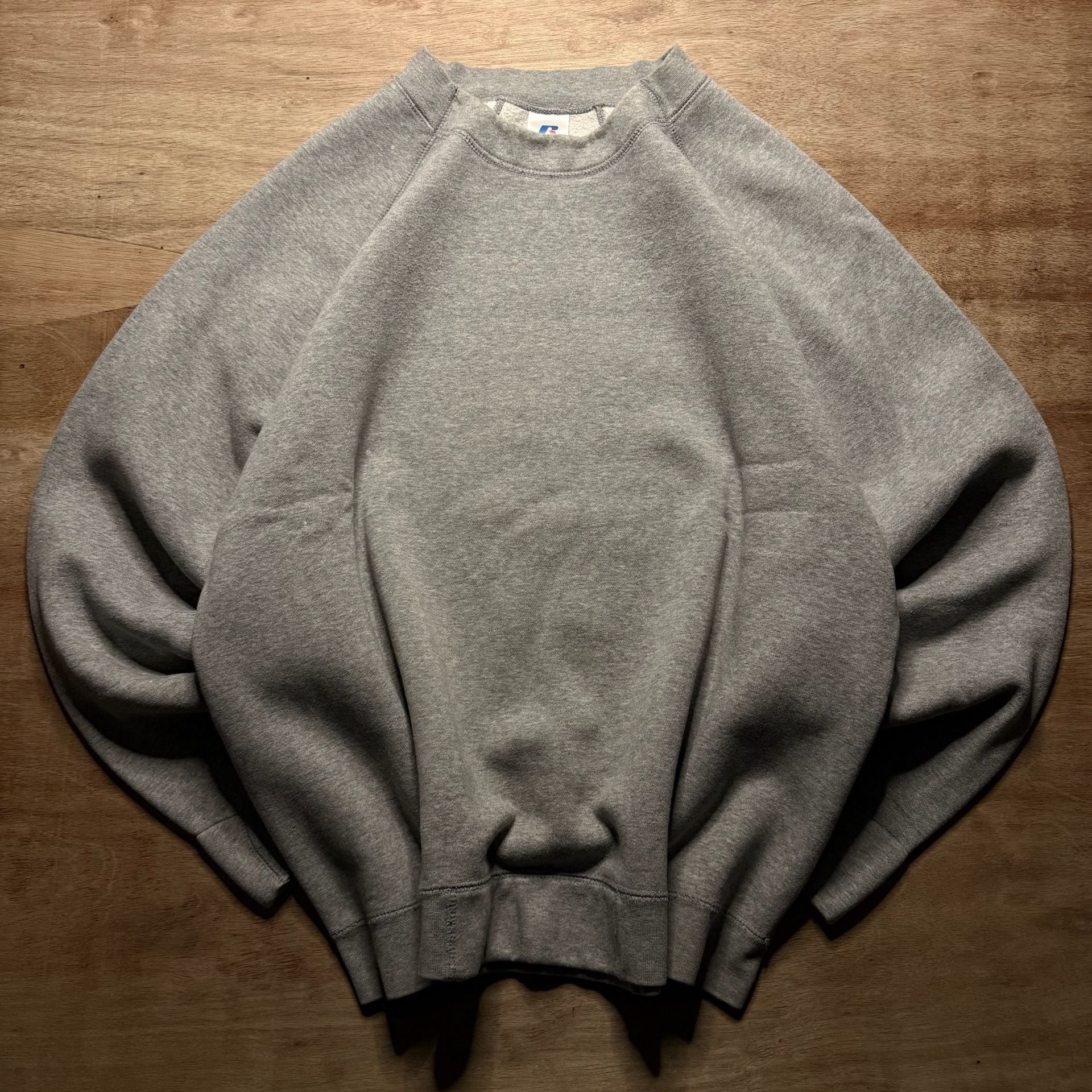 Vintage Russell Athletic Gray Crewneck Sweatshirt L Distressed Boxy Raglan 2
