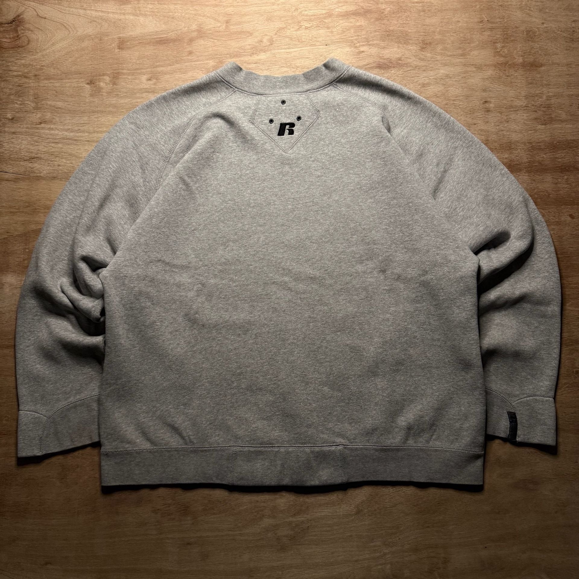 Vintage Russell Athletic Gray Crewneck Sweatshirt L Distressed Boxy Raglan 4