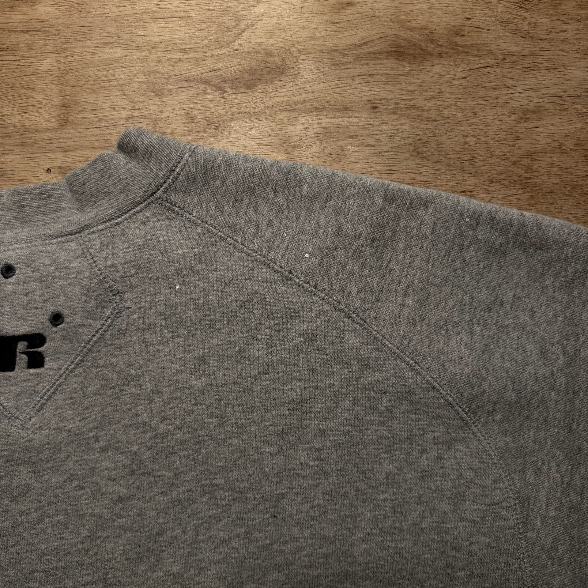 Vintage Russell Athletic Gray Crewneck Sweatshirt L Distressed Boxy Raglan 7