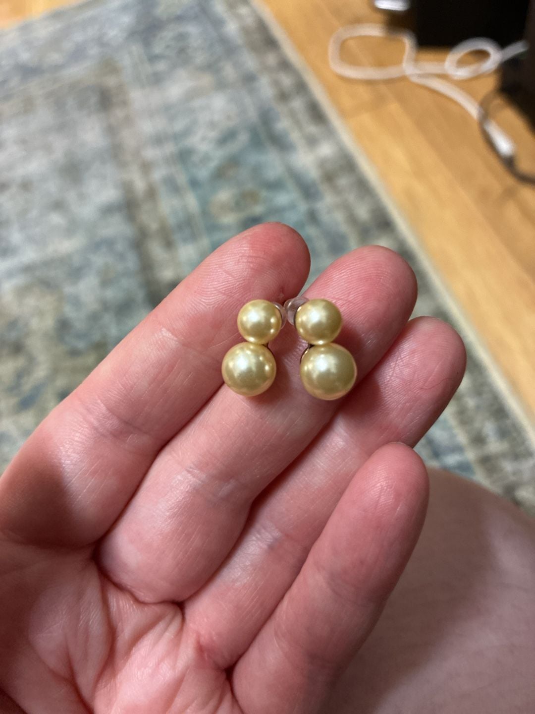 Vintage 1980s Faux Pearl Double Ball Stud Earrings Gold Tone 5