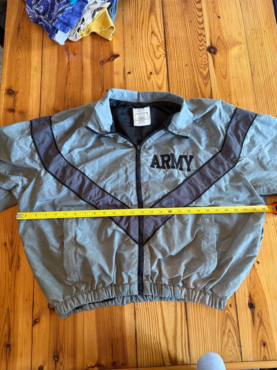 US Army Physical Fitness Uniform Jacket Size Medium Regular IPWU 6