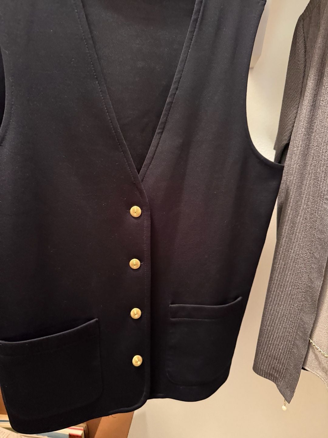 Alfred Dunner Vest Size 18 Black Gold Buttons 2