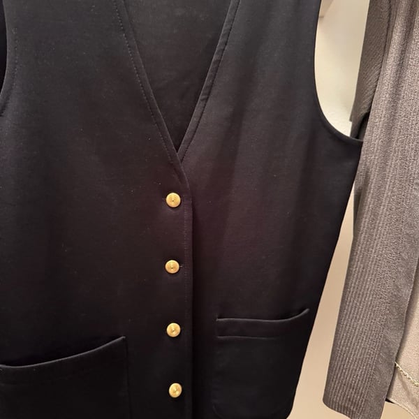 Alfred Dunner Vest Size 18 Black Gold Buttons