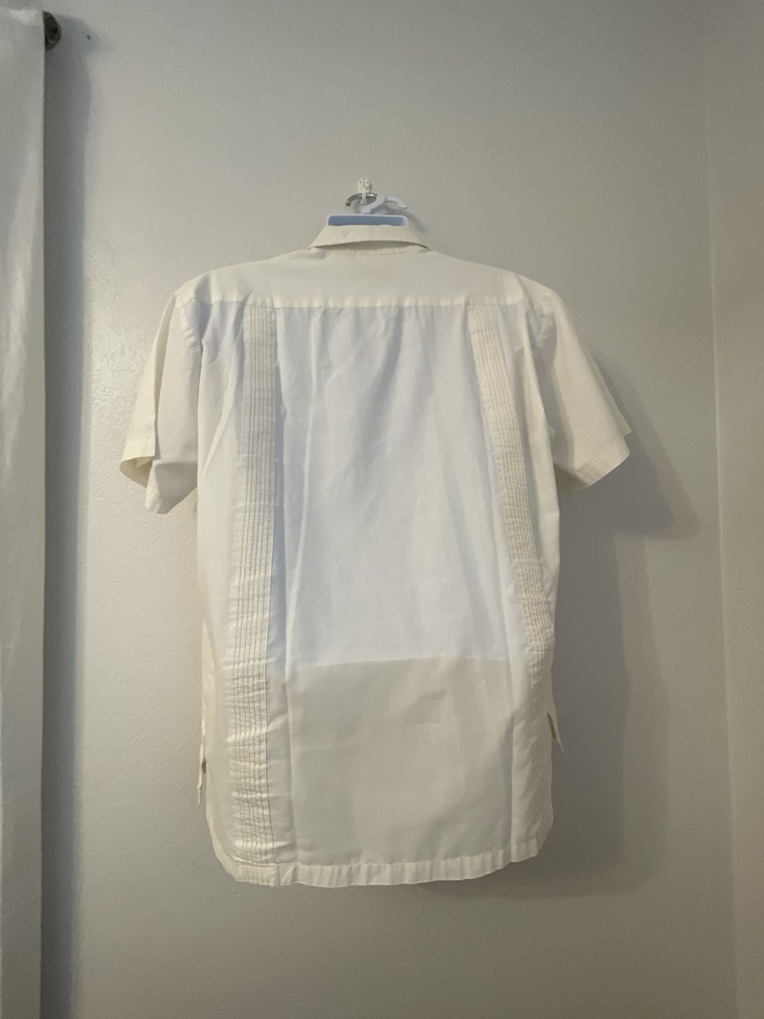 Size L White Embroidered Short Sleeve Button Up
Event
Party
Wedding
Pockets 4