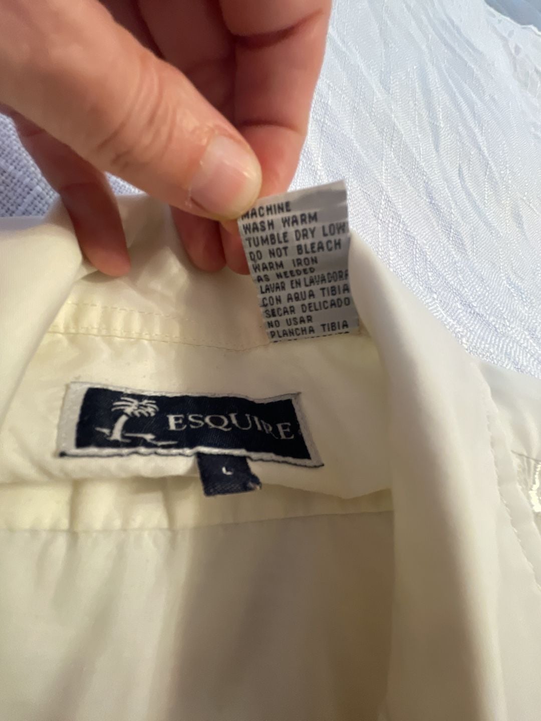Size L White Embroidered Short Sleeve Button Up
Event
Party
Wedding
Pockets 7