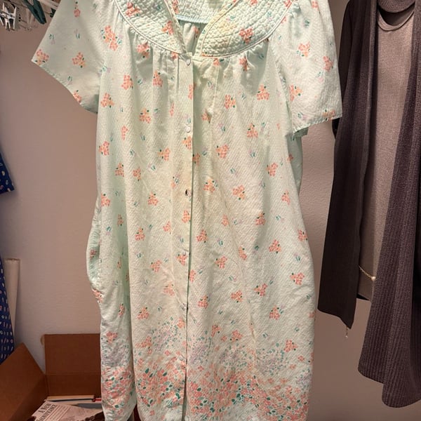 GS Floral House Dress Size XL Snap Front Seersucker