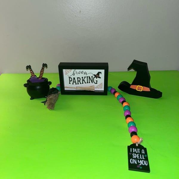 Halloween Witch Tray Decor Set Broom Parking Hat Cauldron Bead Garland mini
