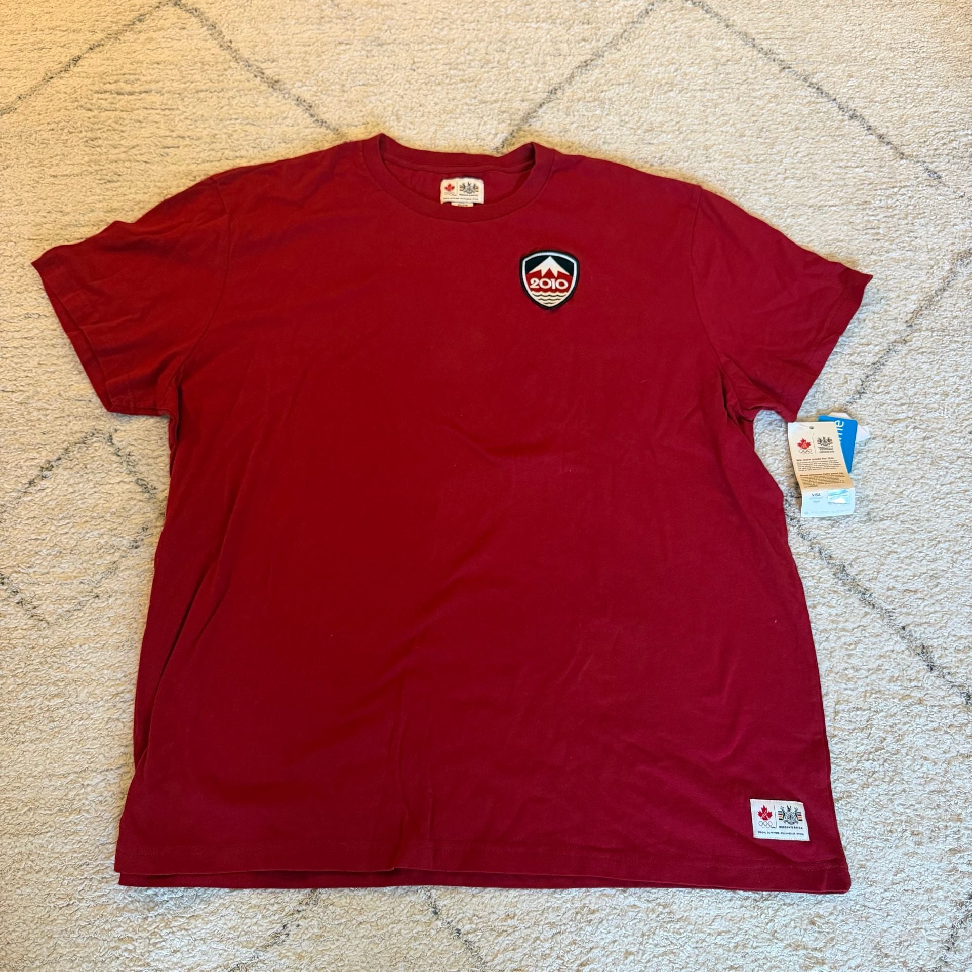 Hudson's Bay Co. Vancouver 2010 Winter Olympics T-Shirt 2XL Red 2