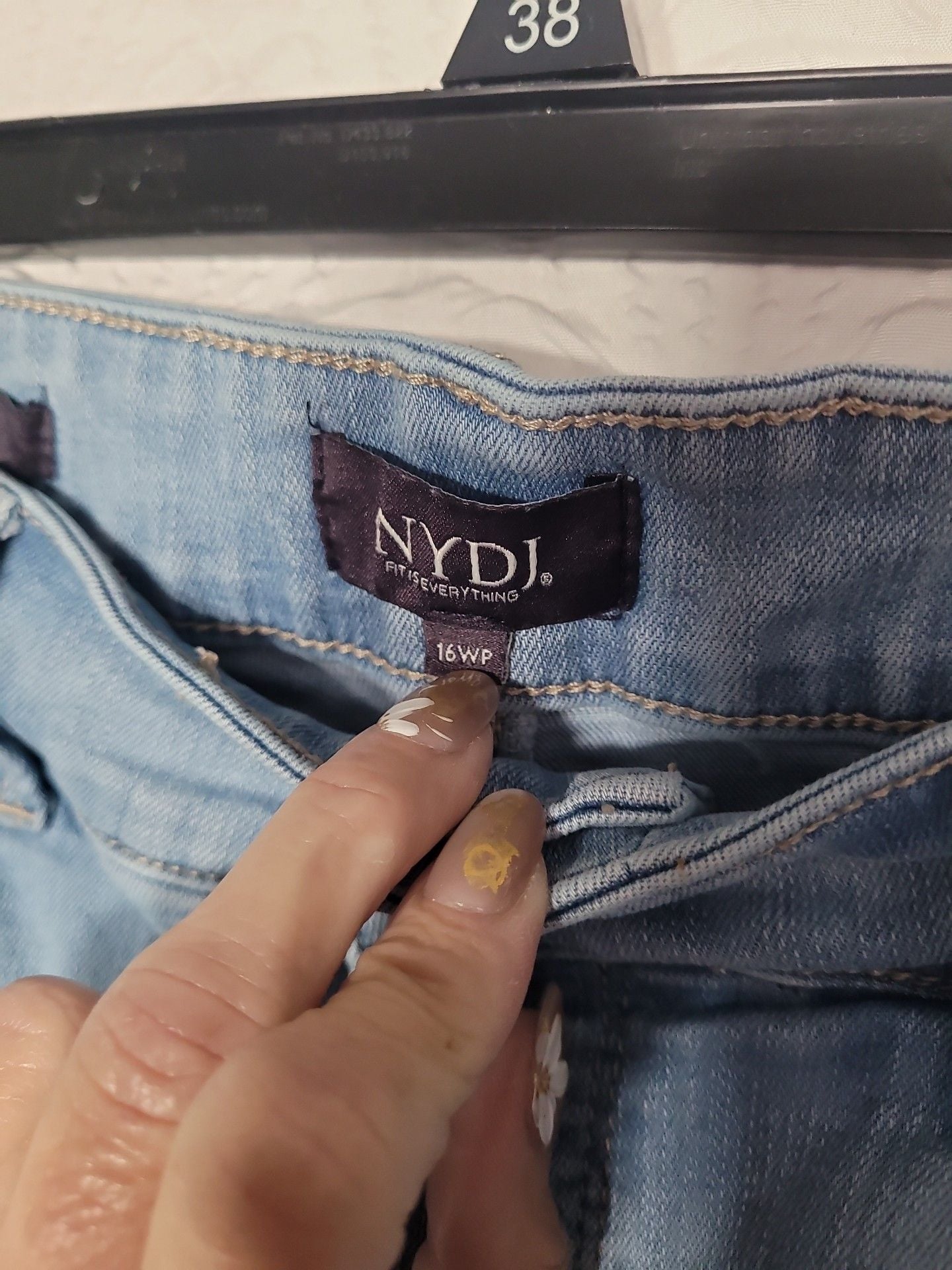 Product thumbnail 3