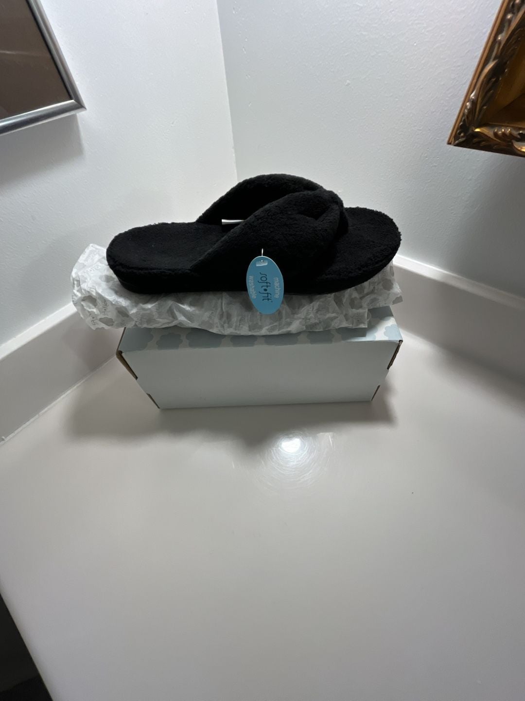 Isotoner Slippers Black Soft Fit Thong Slide 3