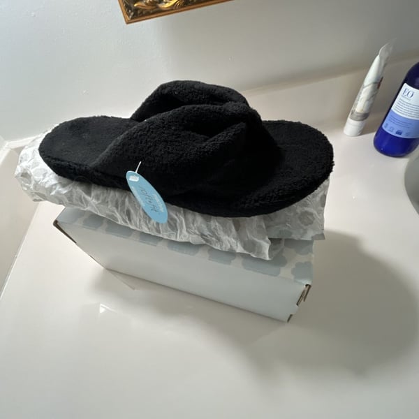 Isotoner Slippers Black Soft Fit Thong Slide