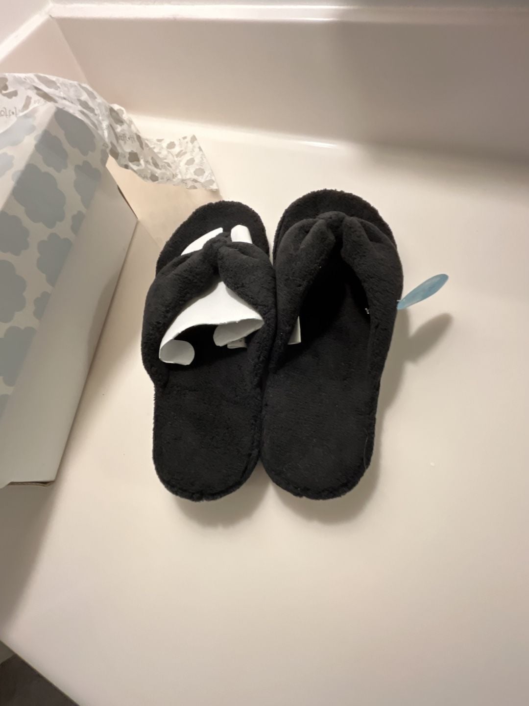Isotoner Slippers Black Soft Fit Thong Slide 8