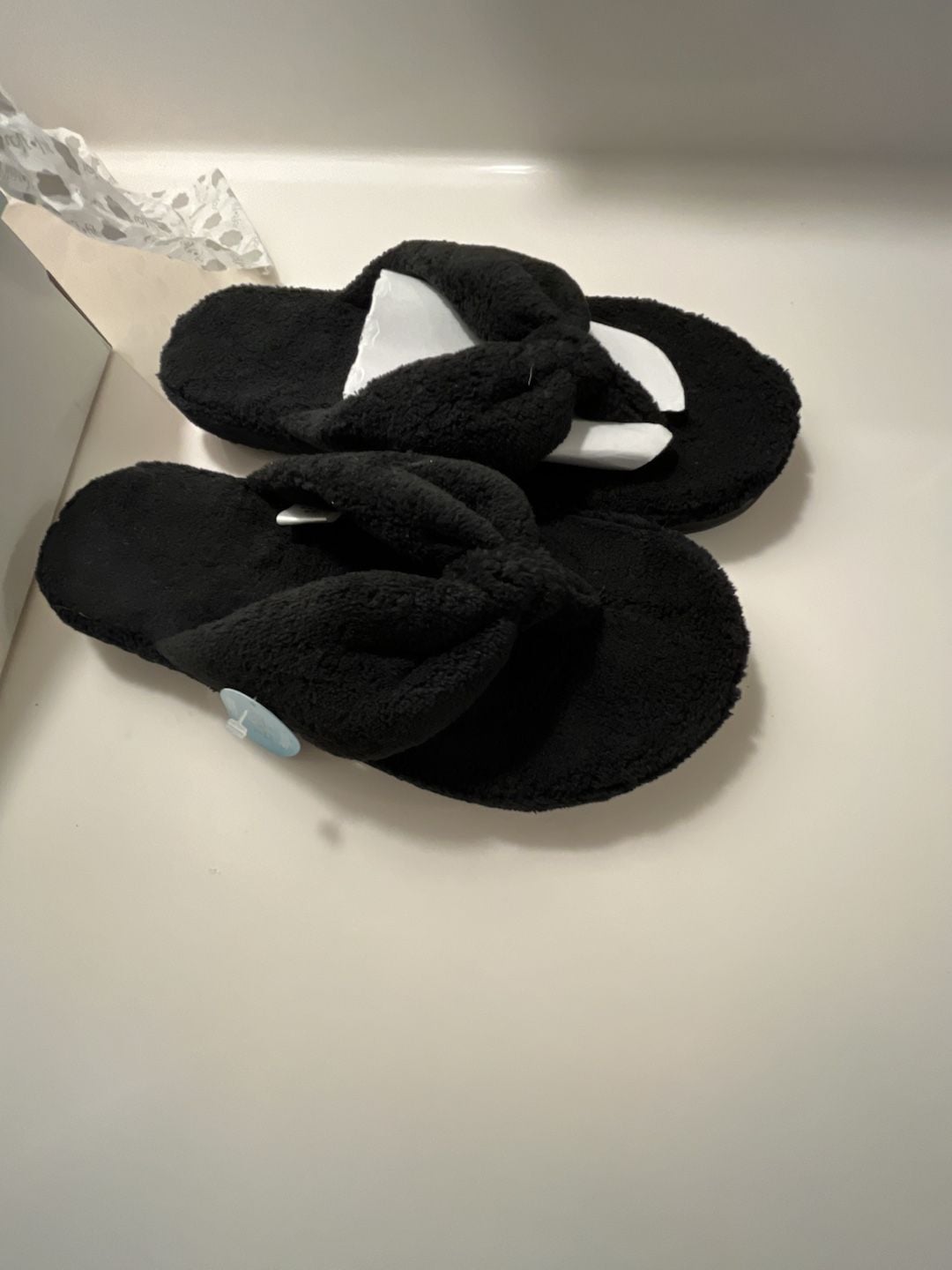 Isotoner Slippers Black Soft Fit Thong Slide 10