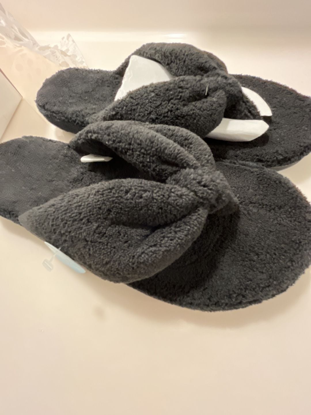 Isotoner Slippers Black Soft Fit Thong Slide 11