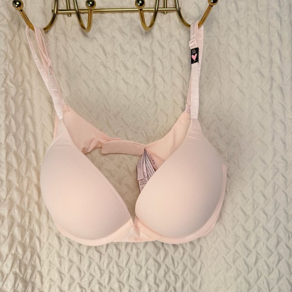 Victoria's Secret T-Shirt Push-Up Bra Size 32C Pink Ribbed