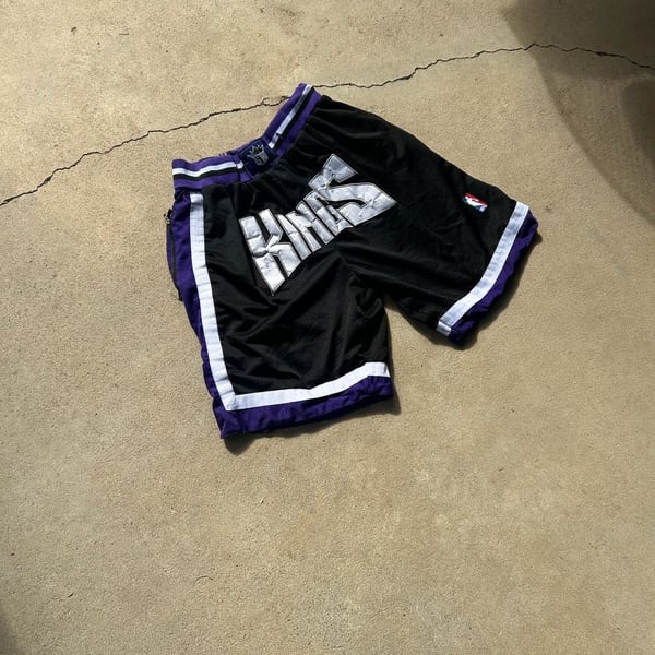 Just Don Sacramento Kings 1998-99 Size XL Basketball Shorts Black