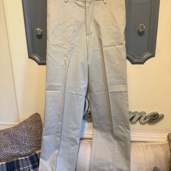 Dockers Straight Fit Pants Size 30 x 32 Khaki Cotton
