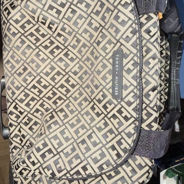 Tommy Hilfiger Monogram Weekender Duffle Bag Black Beige Signature Logo