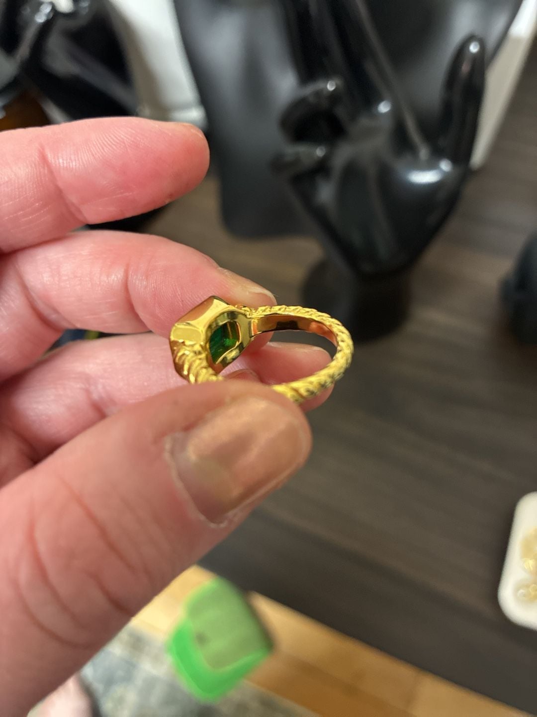 18K Gold Plated Twisted Signet Ring Emerald Green Zirconia 7