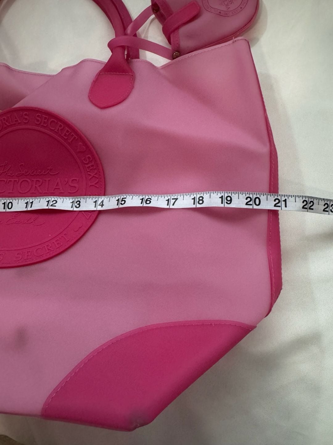Victoria’s Secret 2007 Y2K Pink Rubber Jelly Open Tote Bag Pouch 8
