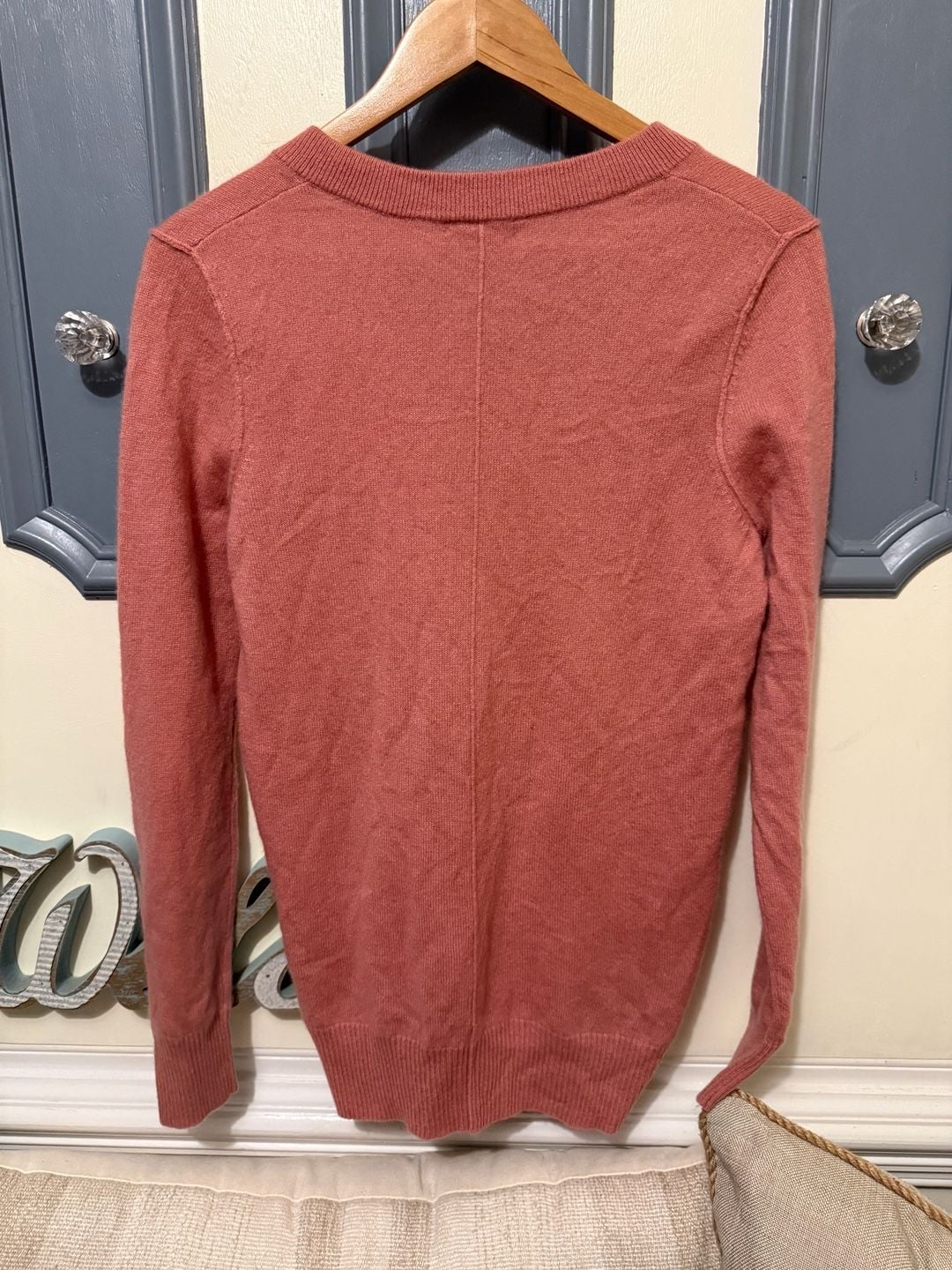 Aqua Cashmere V-Neck Sweater Size L Pink 100% Cashmere 5