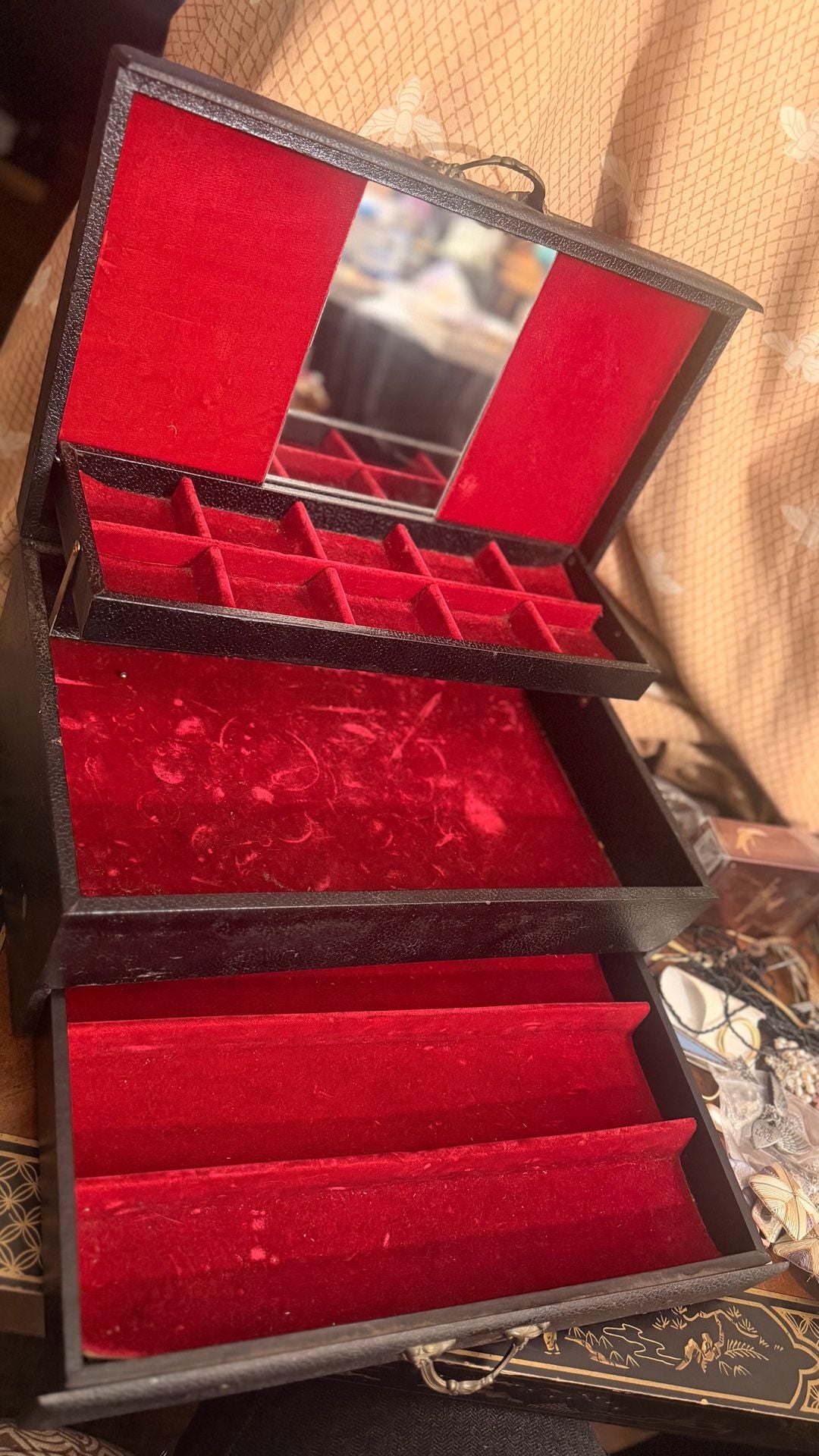 Vintage Jewelry Box Filled With Jewelry 2