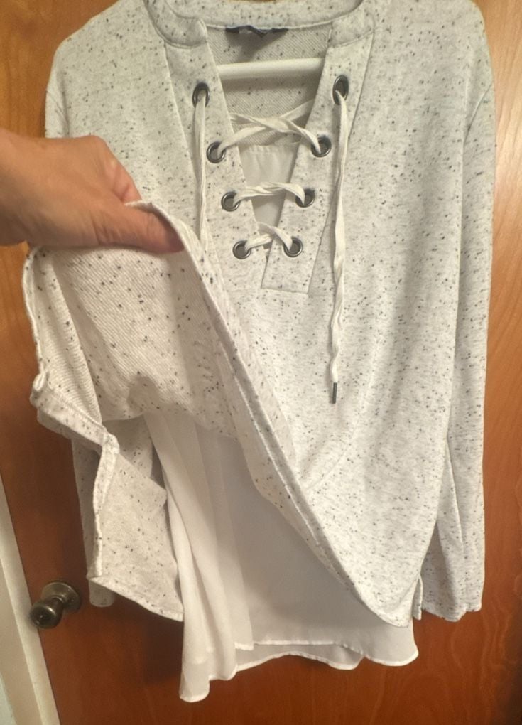 Simply Vera Vera Wang L Lace-Up Speckled Top 5