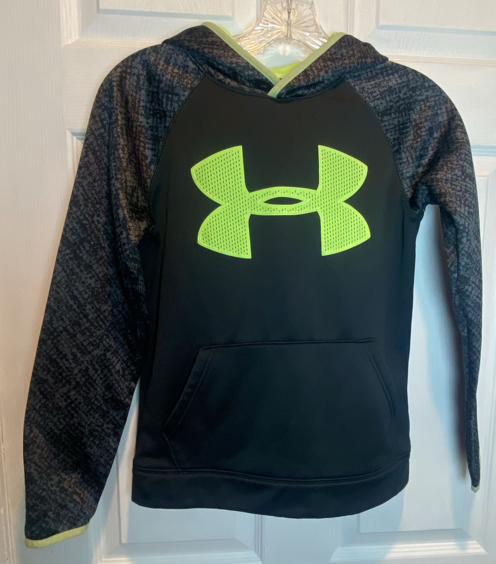 Under Armour ColdGear Hoodie Size YMD Black Green 2