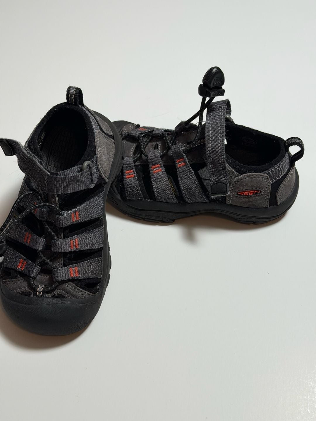 Keen Newport H2 Sandals Size 10 US Gray Black Water Shoes 2