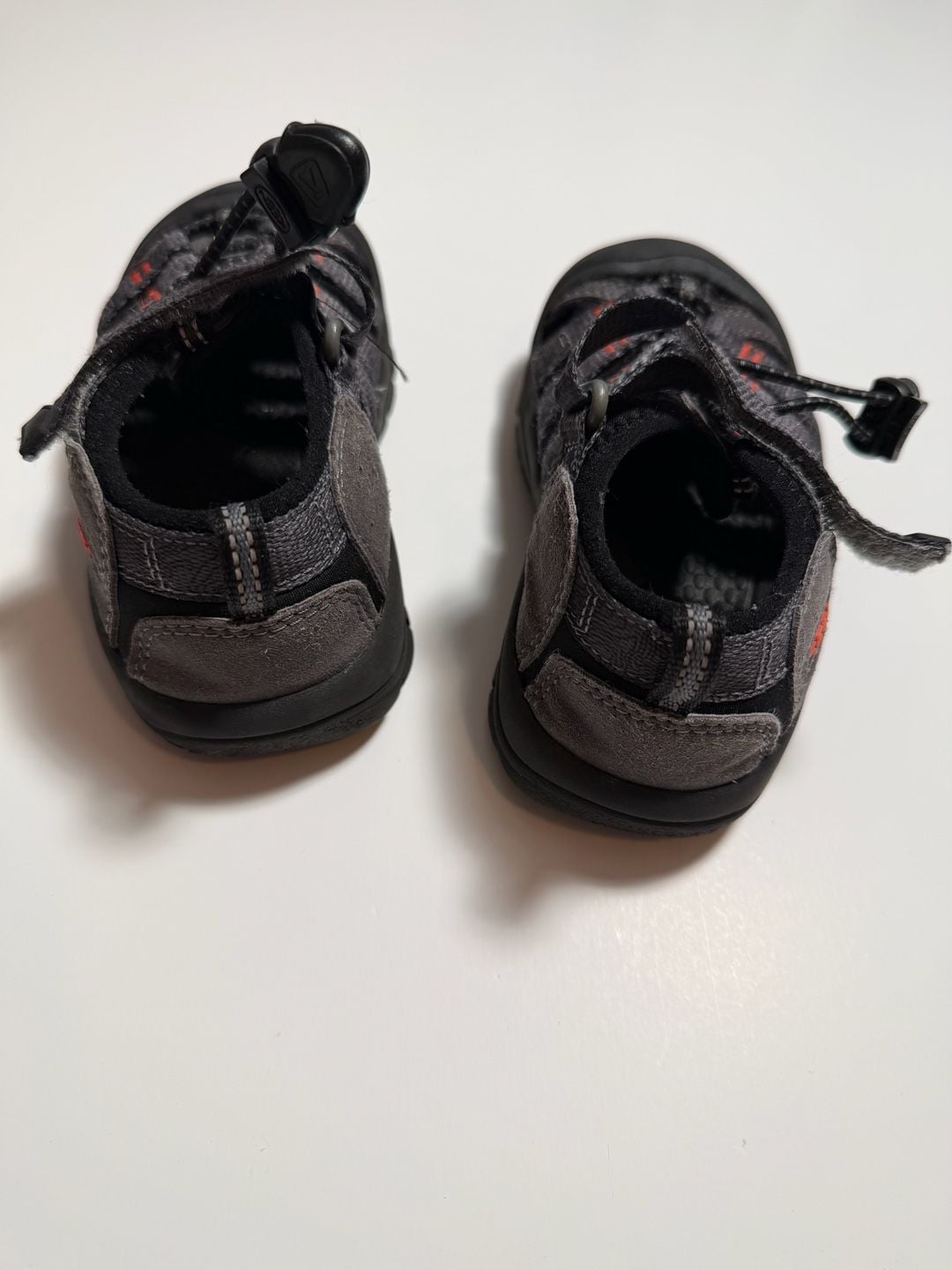 Keen Newport H2 Sandals Size 10 US Gray Black Water Shoes 7