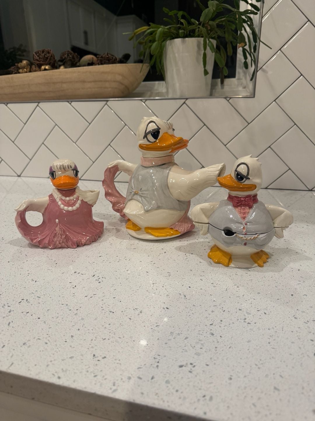 Vintage Ceramic Dancing Duck Teapot Creamer and Sugar Bowl Set 1