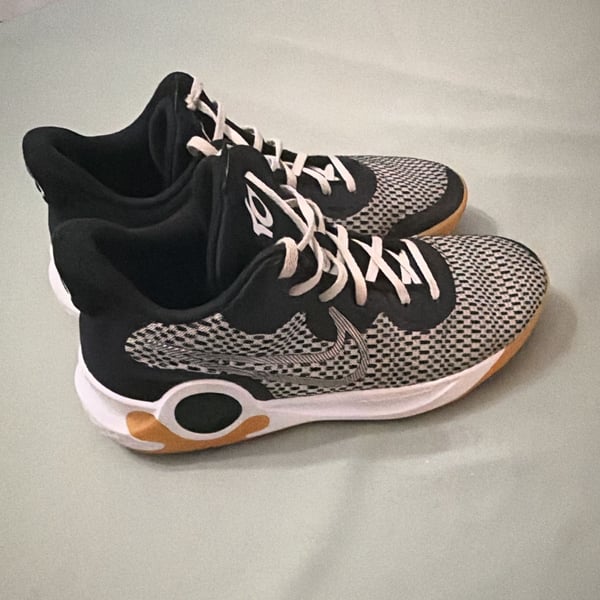 Nike KD Trey 5 IX Size 10.5 Black Metallic Cool Grey Basketball Shoes
