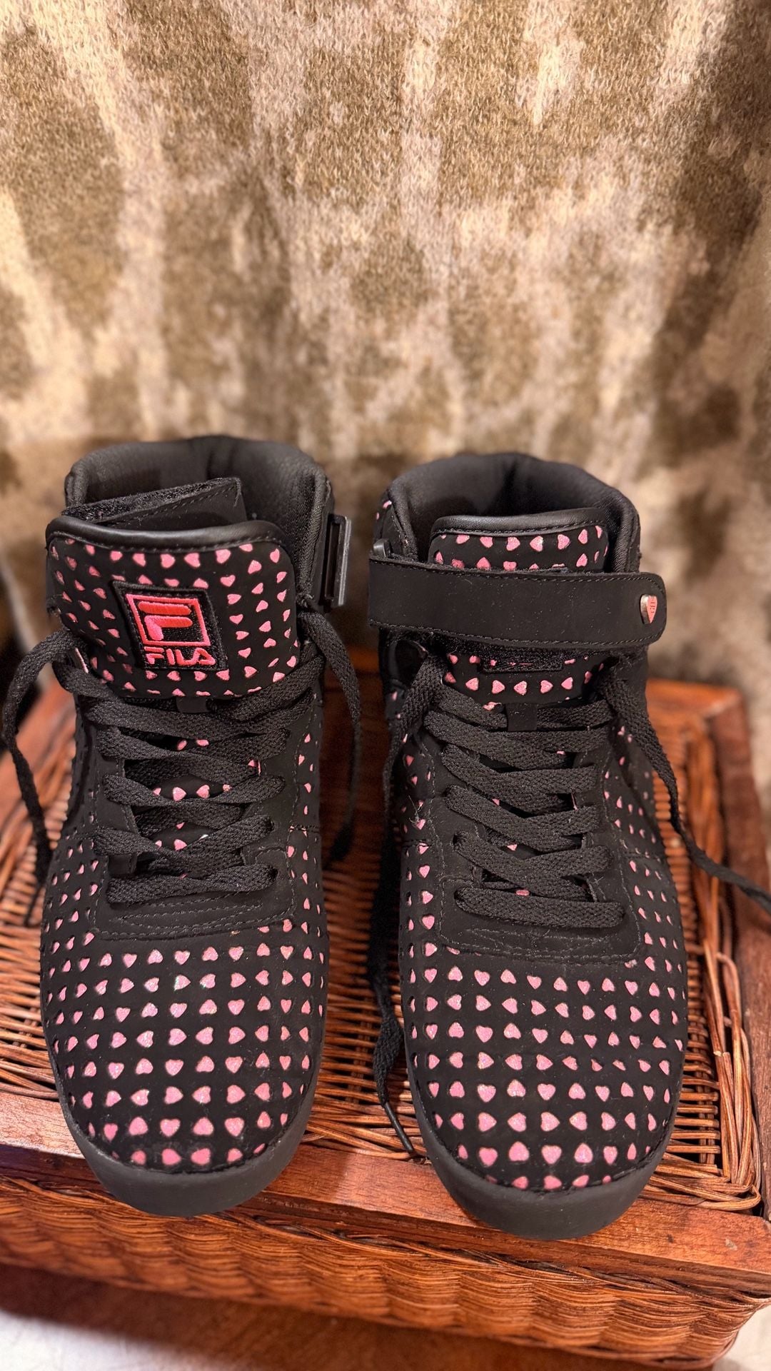 Fila Size 9 Black Pink Heart High Top Sneakers 2