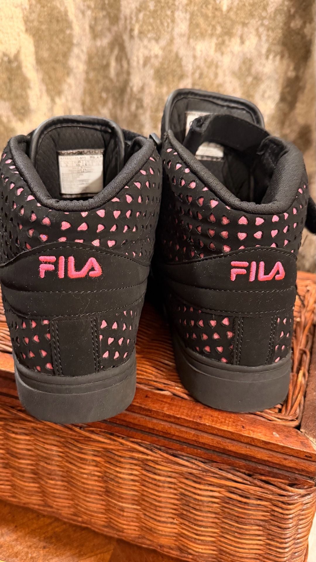 Fila Size 9 Black Pink Heart High Top Sneakers 3