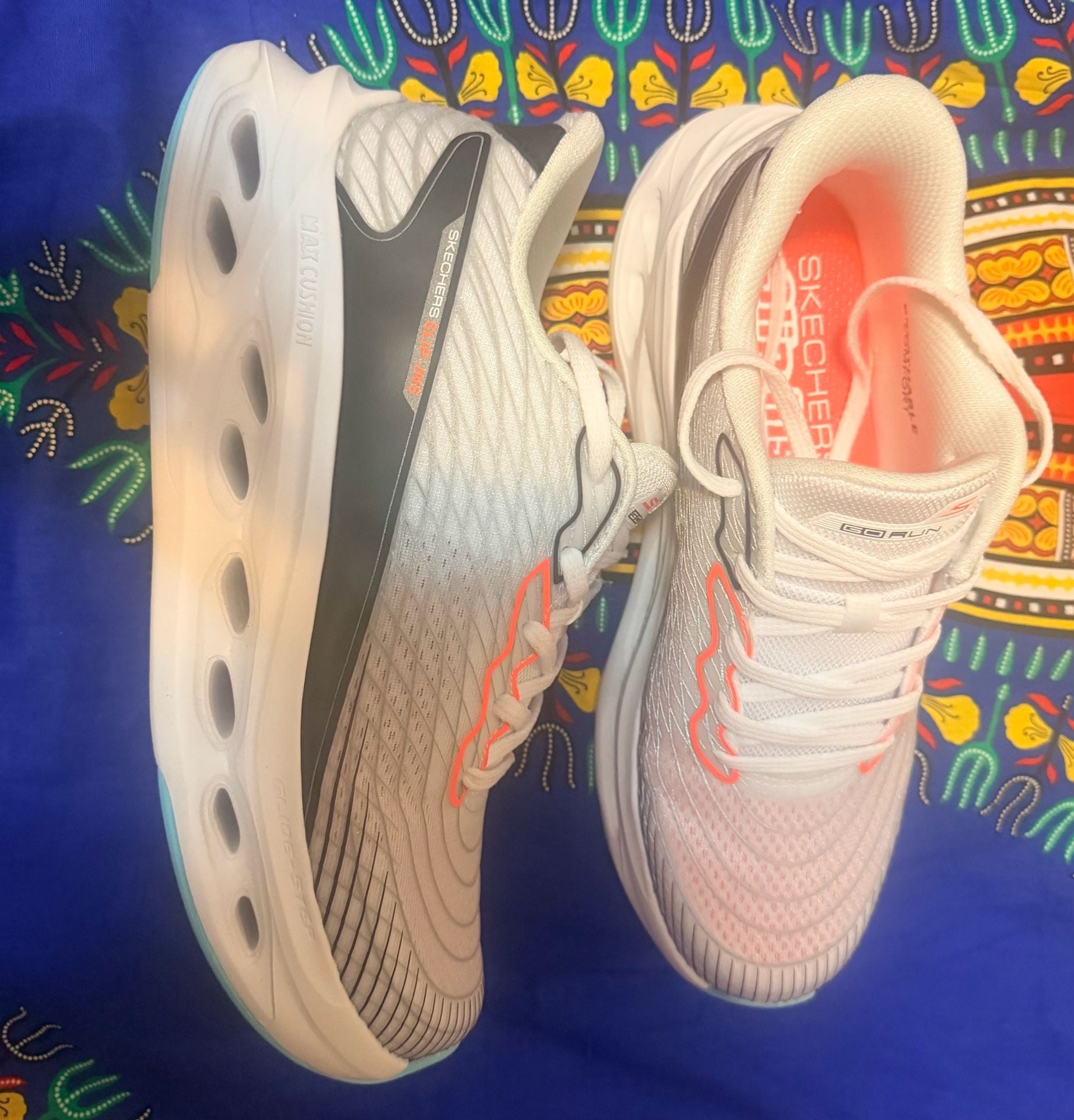 Skechers Max Cushioning Glide-Step Sapphire White Multi 6