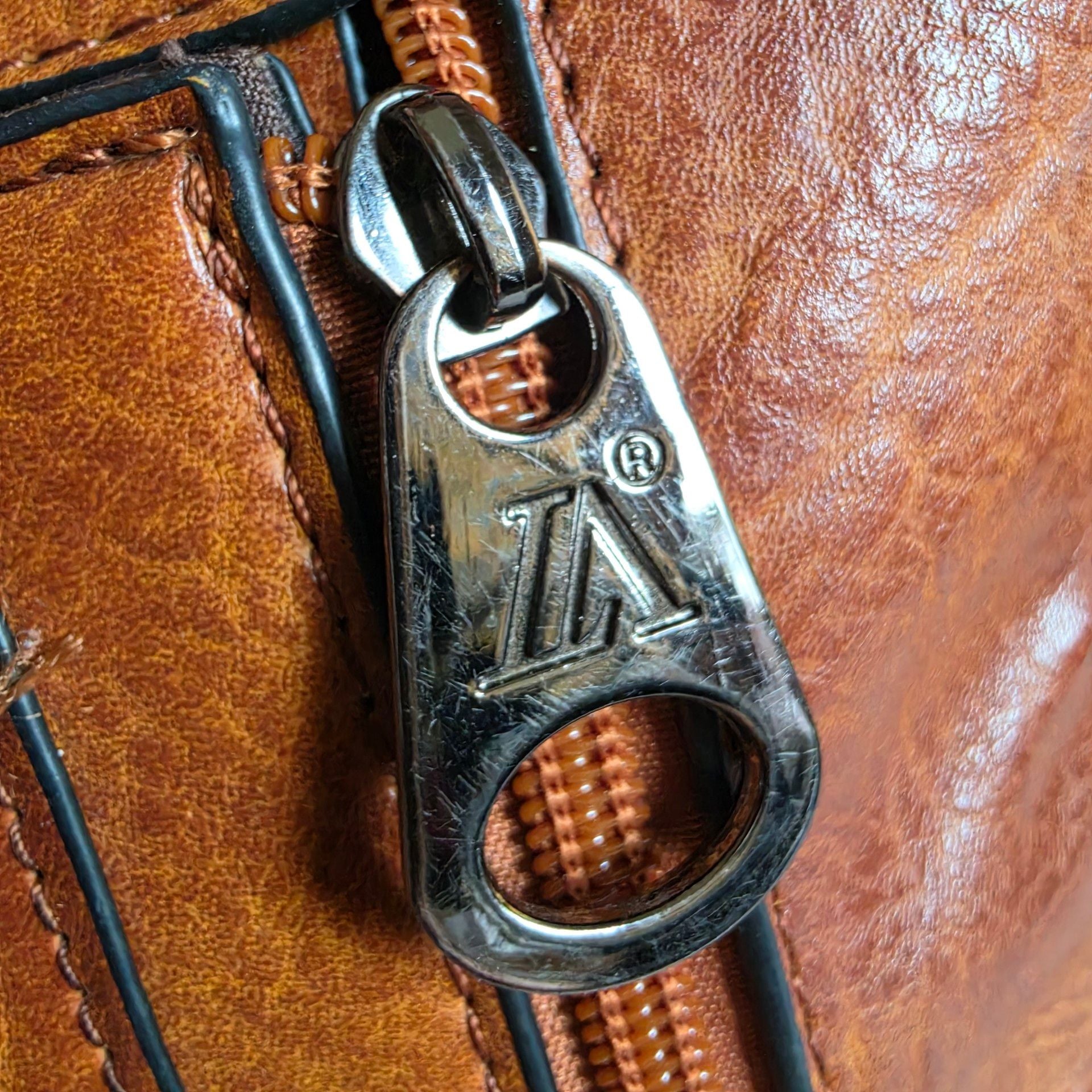 Lavawa Vintage Embossed Concho Studs Shoulder Bag Brown 10