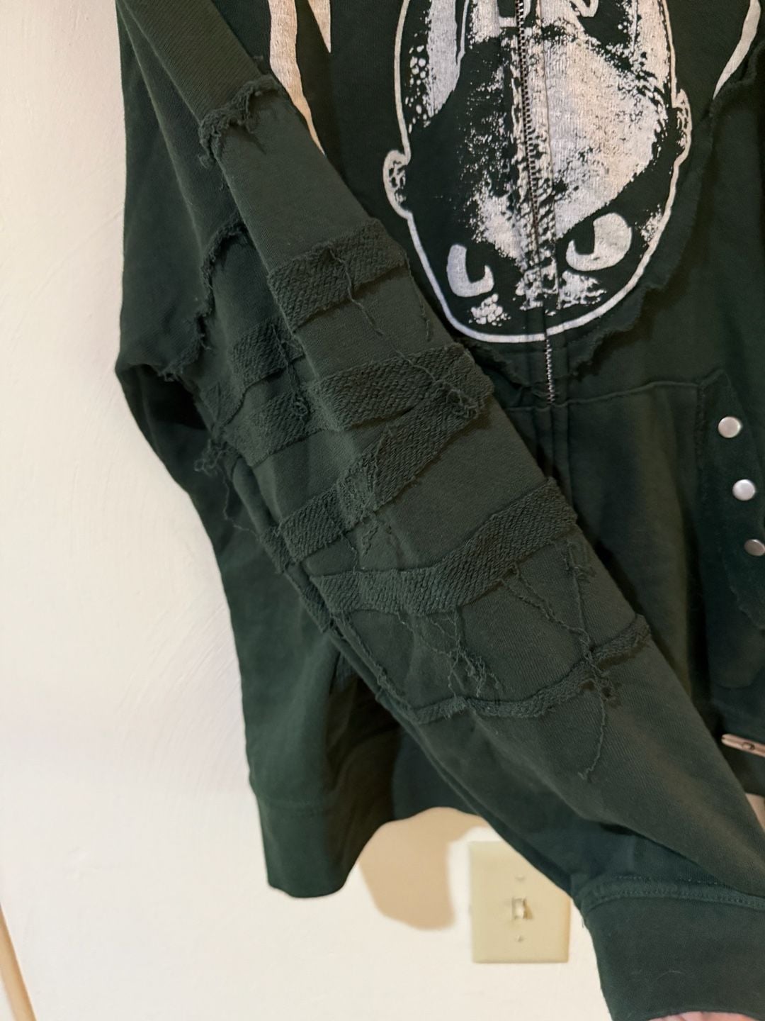 Her Universe How to Train Your Dragon Night Fury Toothless Hoodie Large Green 7