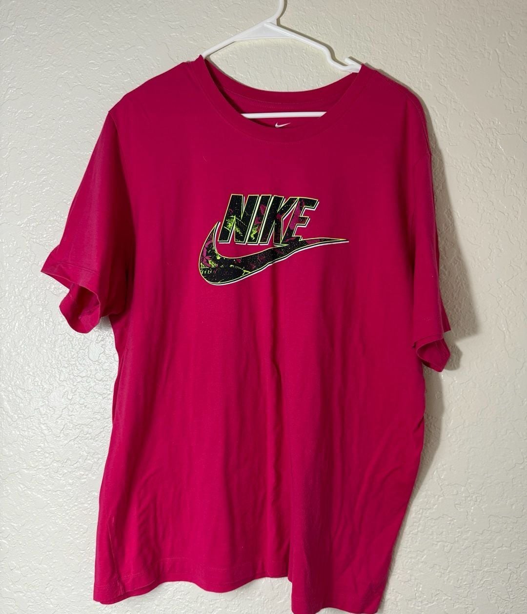 Nike The Nike Tee Size XL Pink Gel Limeade Logo T-Shirt 2