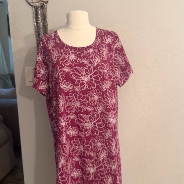 Tugege Dress Size L Burgundy White Floral Short Sleeve Crewneck