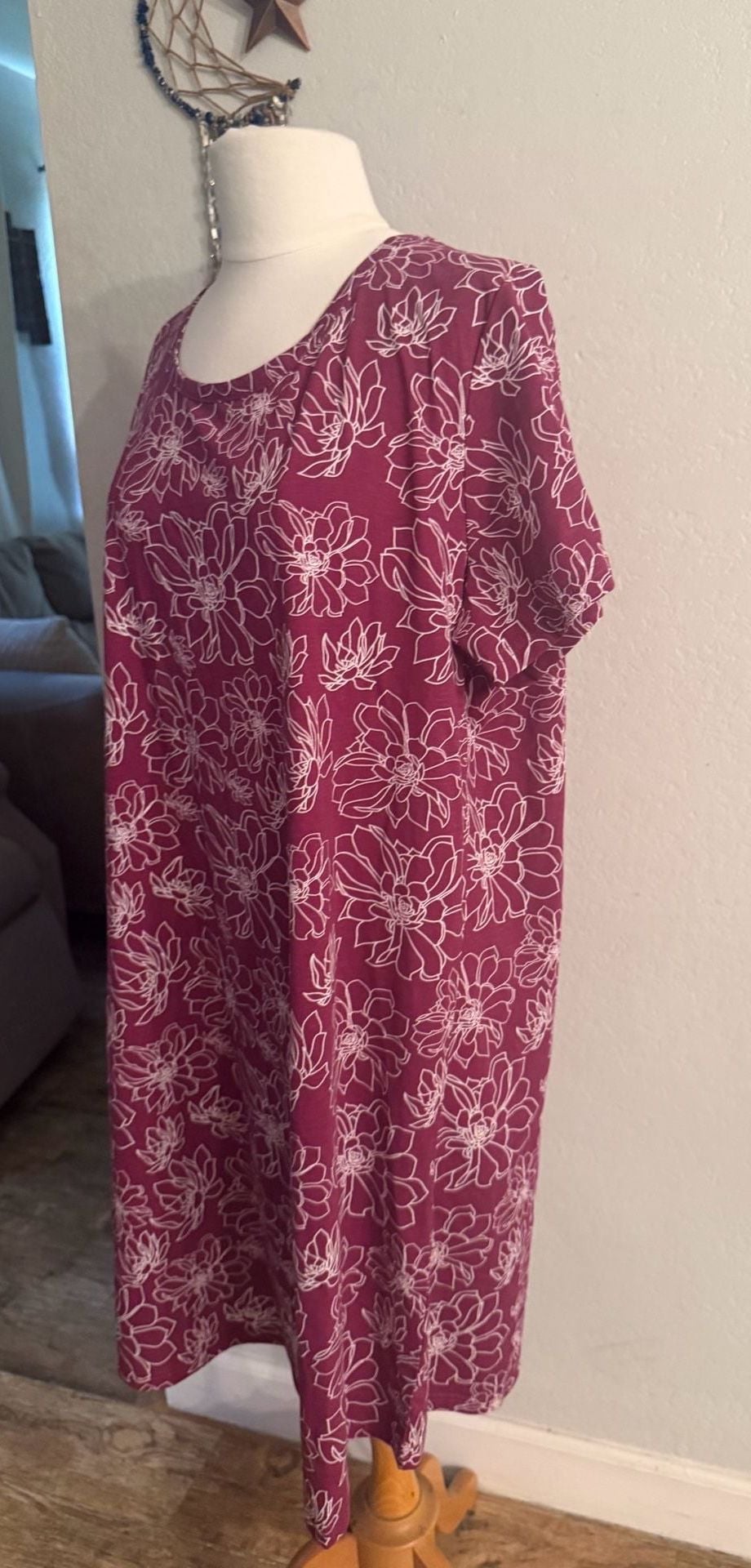 Tugege Dress Size L Burgundy White Floral Short Sleeve Crewneck 4