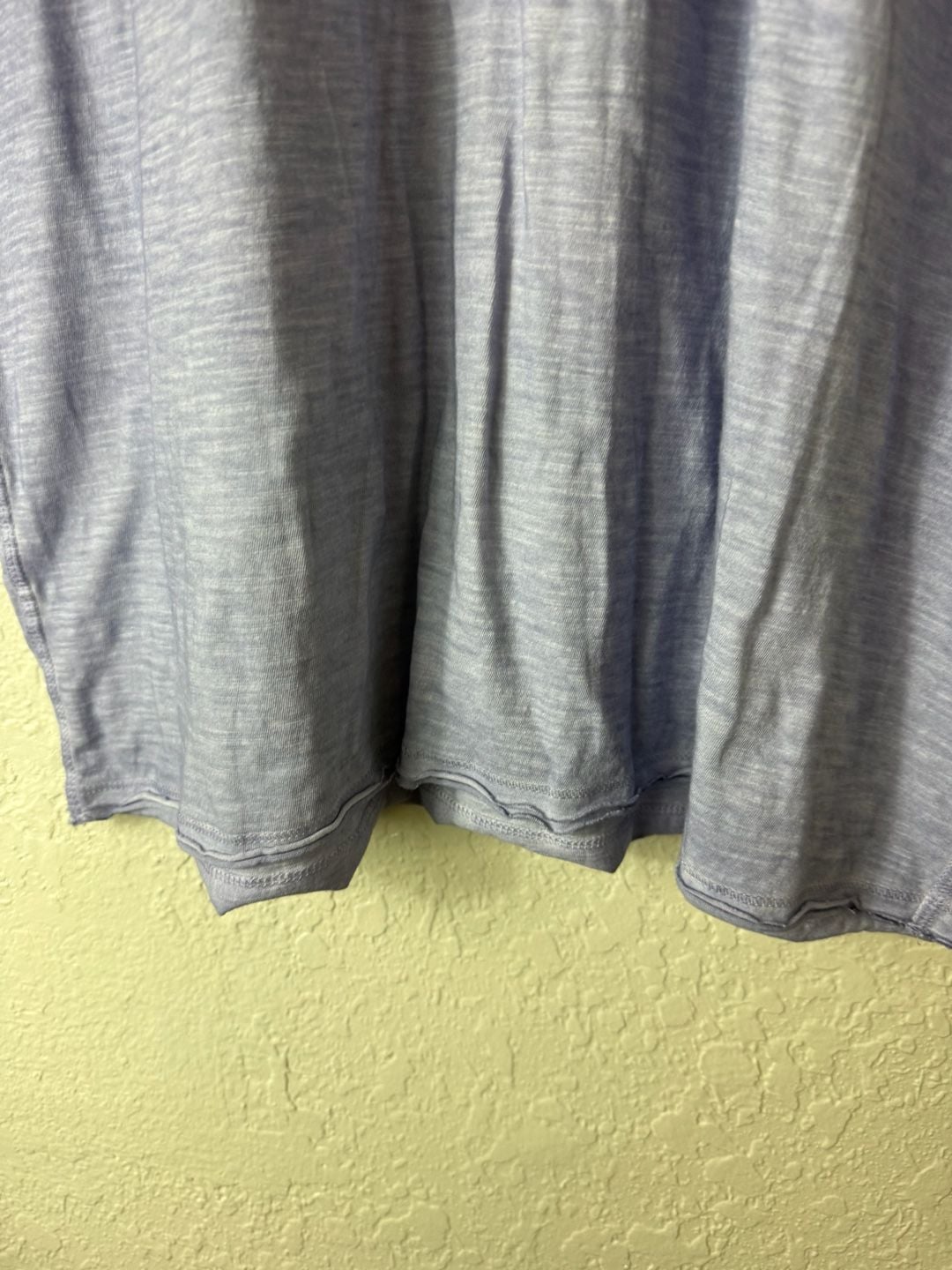 BKE V-Neck T-Shirt Size XL Blue Hash Knit Short Sleeve 6