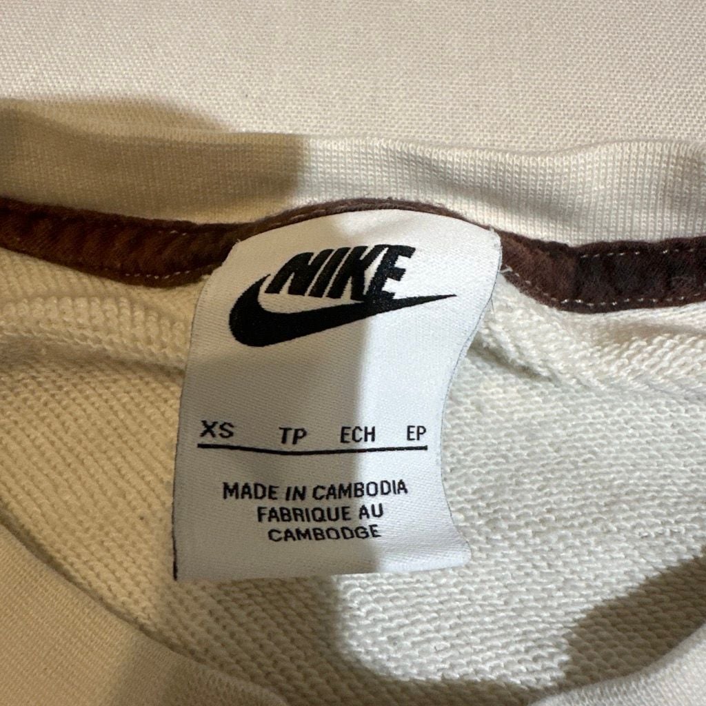 Nike Center Swoosh Cream Cropped Sweatshirt Size XS Women’s 5