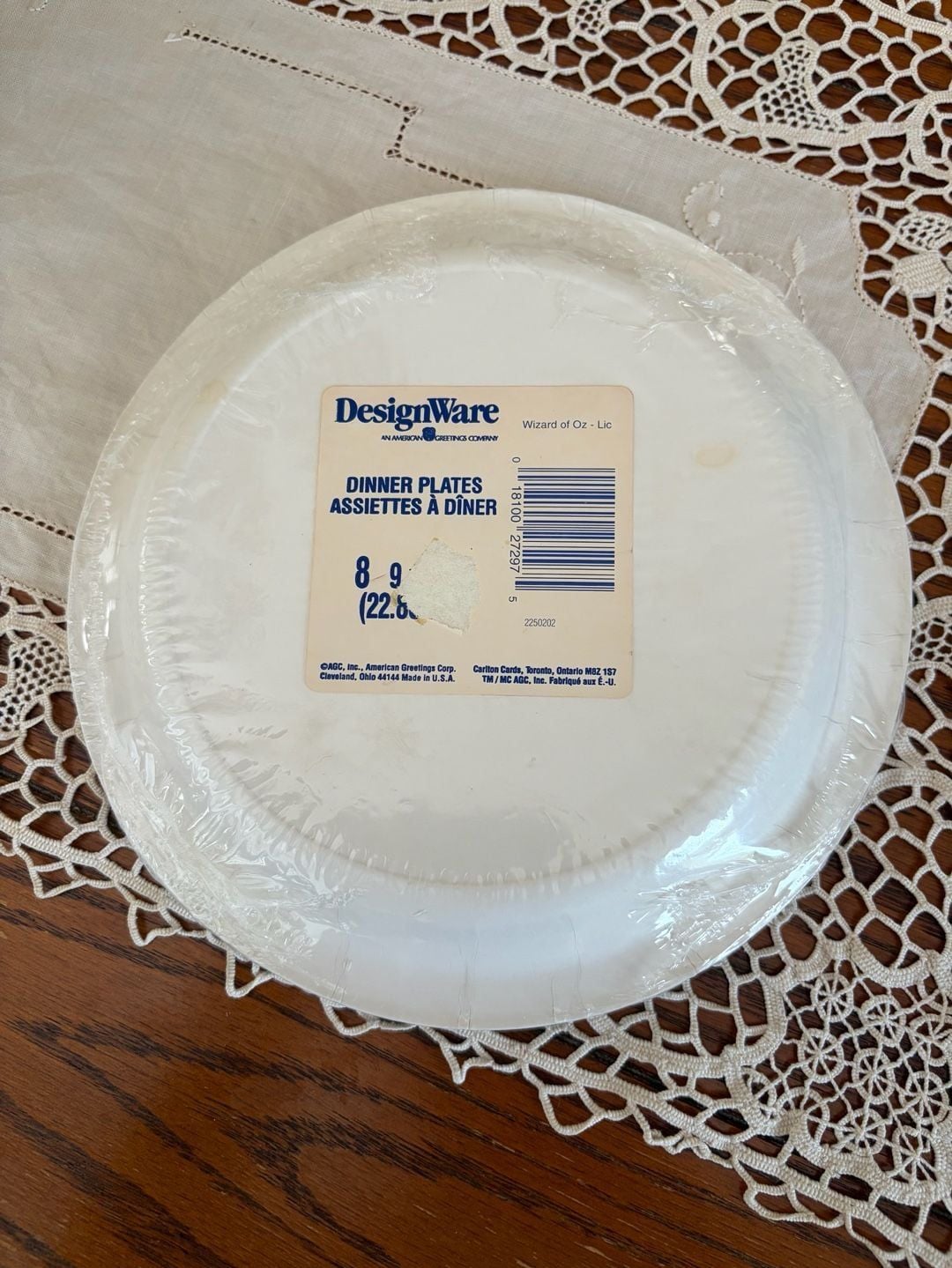 Vintage DesignWare Wizard of Oz 9" Dinner Paper Plates – Rare Party Collectible
2