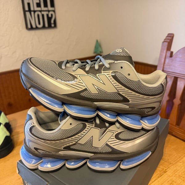 New Balance 2000 Size 10 Grey Blue Running Shoes