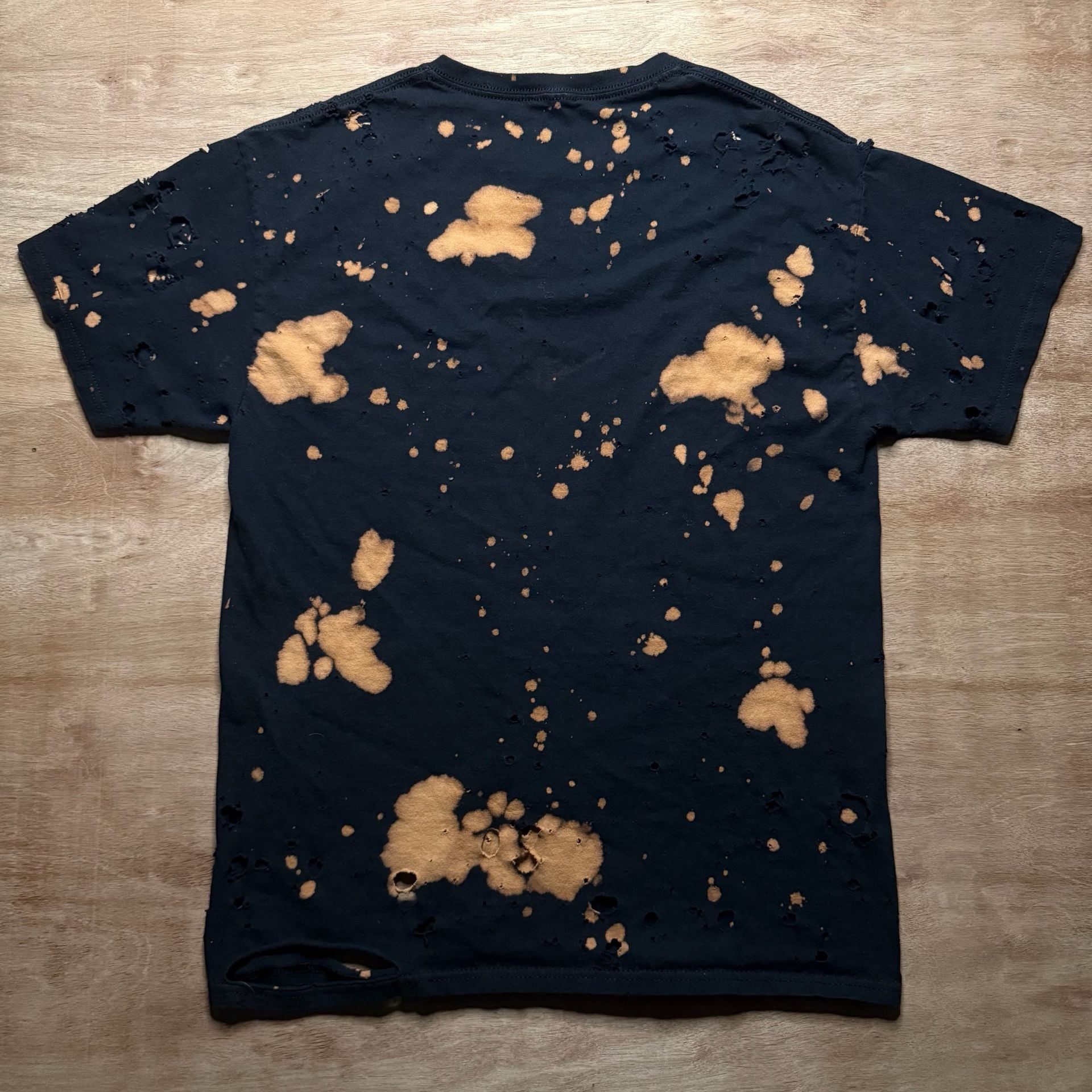 Aaliyah Trashed Bleach Splattered Distressed Graphic T Shirt Size Medium 4