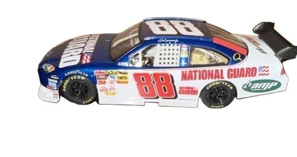 Dale Earnhardt Jr. #88 National Guard NASCAR 1:24 Diecast Car 1