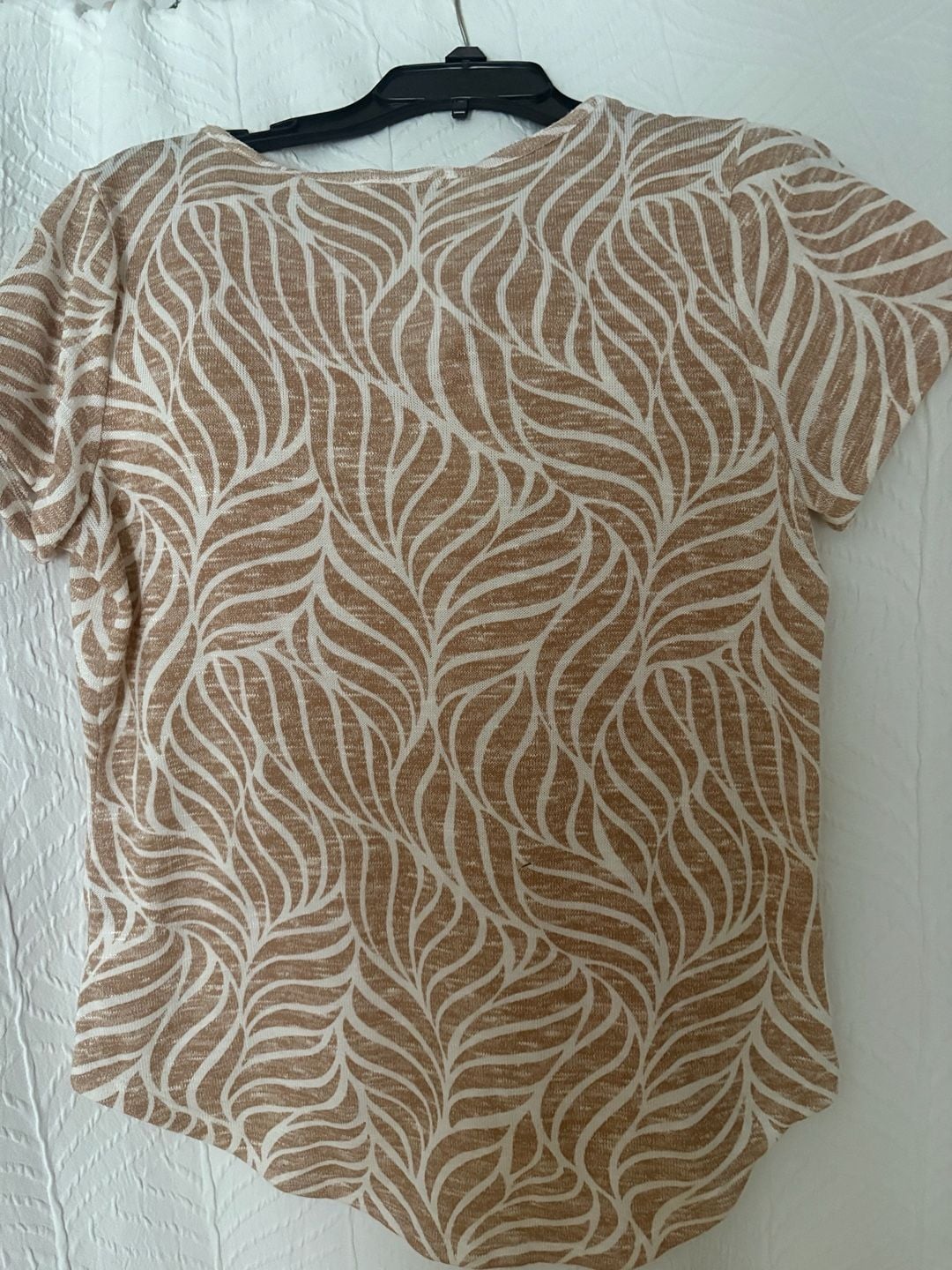 Daisy + Coco Sophie Leaf Print Split Neck Top Size M Brown White 5
