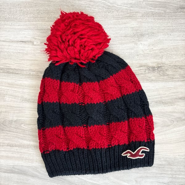 Hollister Vintage Red & Blue Striped Cable Knit Pom Beanie Winter Hat Y2K
